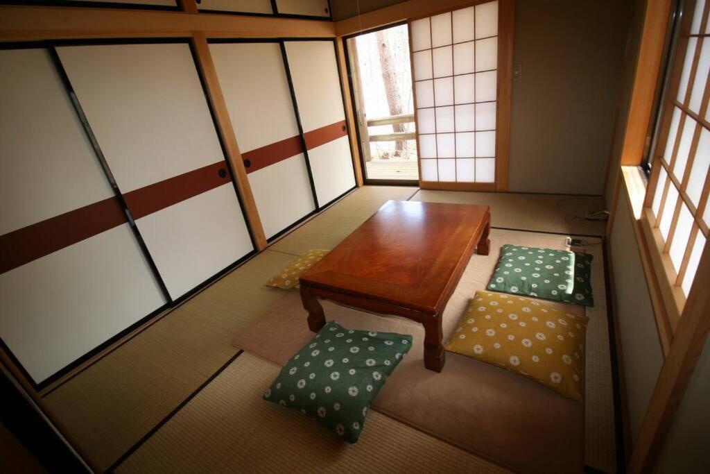 北軽井沢の貸別荘一棟貸し切り-庭とウッドデッキつき Azumaiokozan Екстер'єр фото